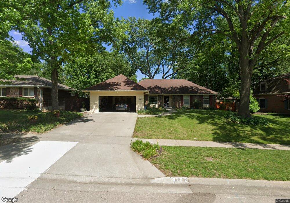 3252 SW Plass Ave, Topeka, KS 66611 - photo 1