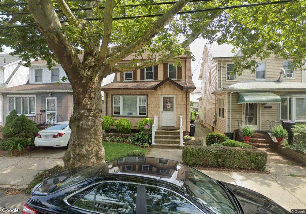 5 5 245th St, Floral Park, NY 11001 - photo 1