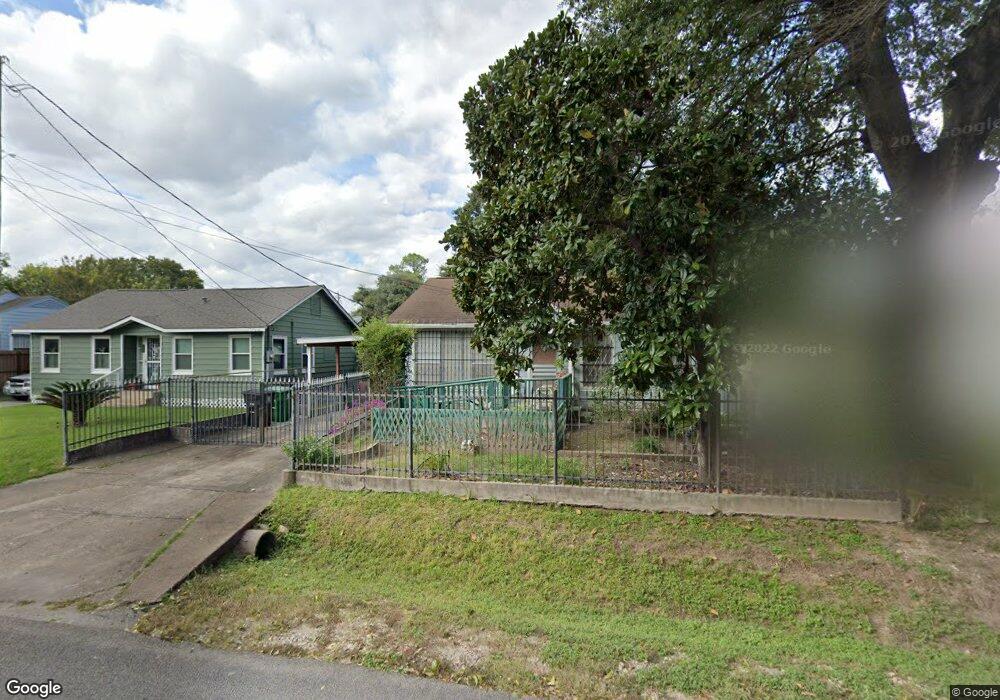 215 Melbourne St, Houston, TX 77022 - photo 1