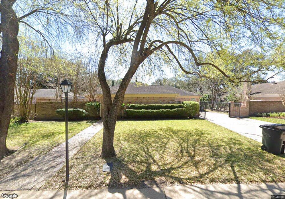 10015 Locke Ln, Houston, TX 77042 - photo 1