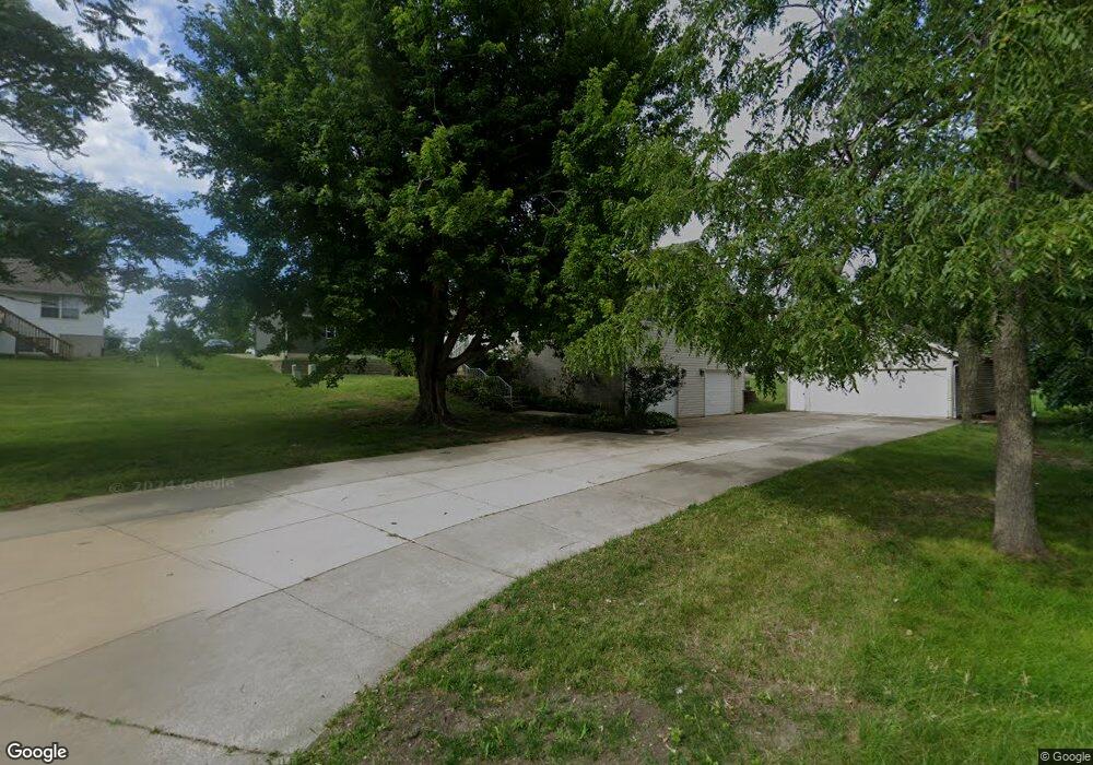 2345 C St SW, Cedar Rapids, IA 52404 - photo 1