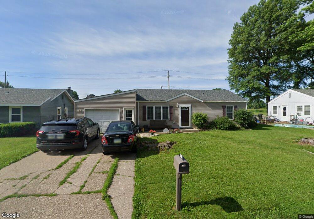 2101 W 68th St, Davenport, IA 52806 - photo 1