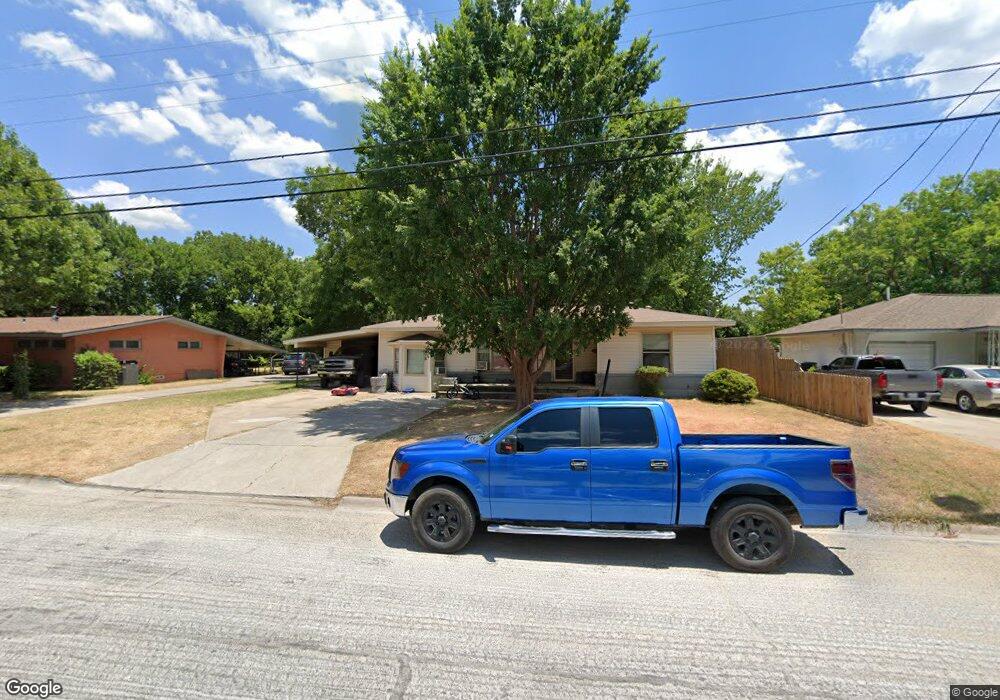 1106 Fair Ave, Gainesville, TX 76240 - photo 1