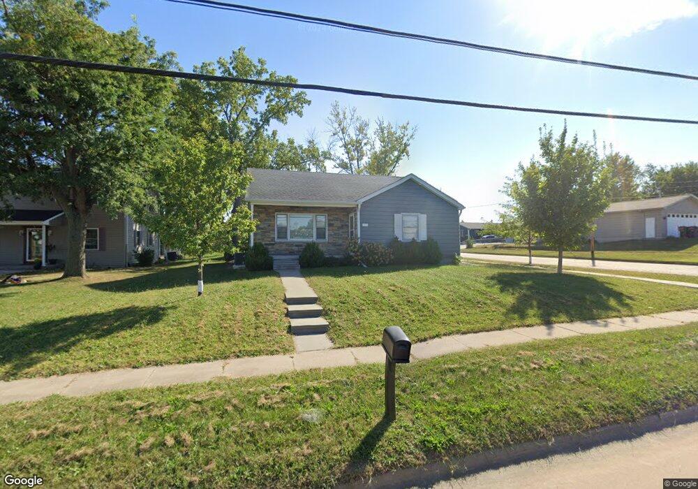 2425 Wilson Ave SW, Cedar Rapids, IA 52404 - photo 1
