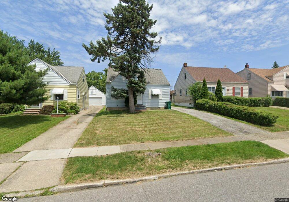 18911 Fairway Ave, Maple Heights, OH 44137 - photo 1