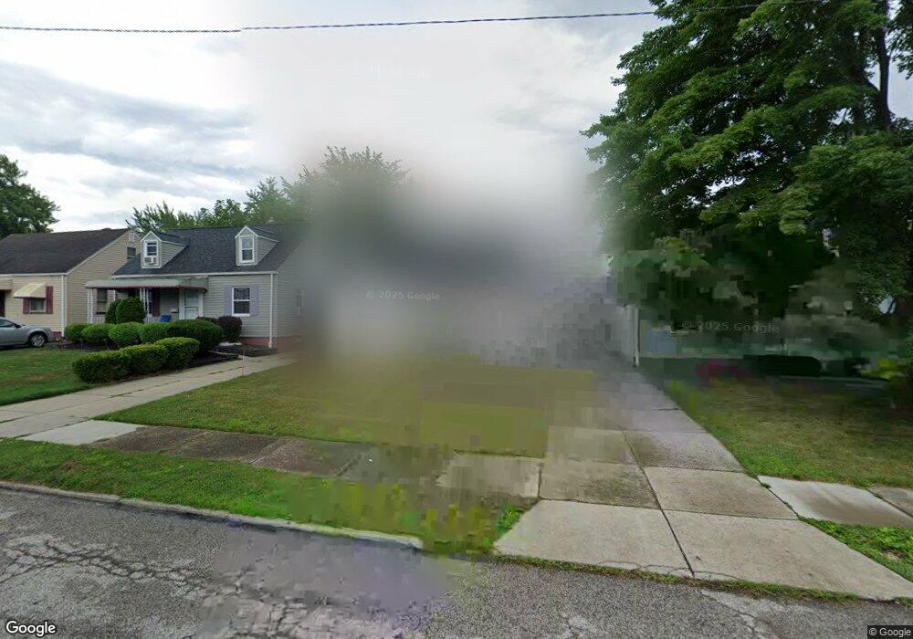 20802 Watson Rd, Maple Heights, OH 44137 - photo 1