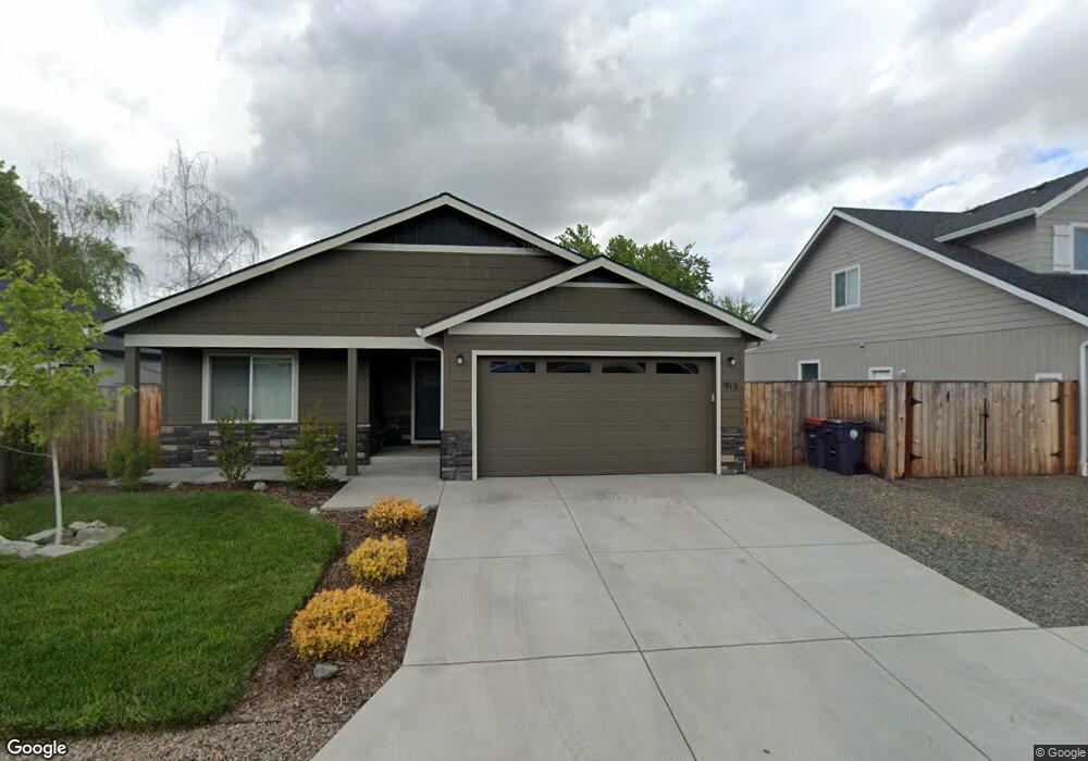 913 Hemlock Ave, Central Point, OR 97502 - photo 1