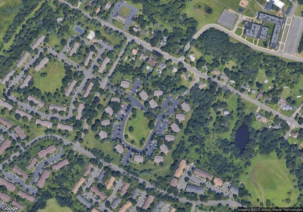 112 Crabapple Ln unit 318, Franklin Park, NJ 08823 - photo 1