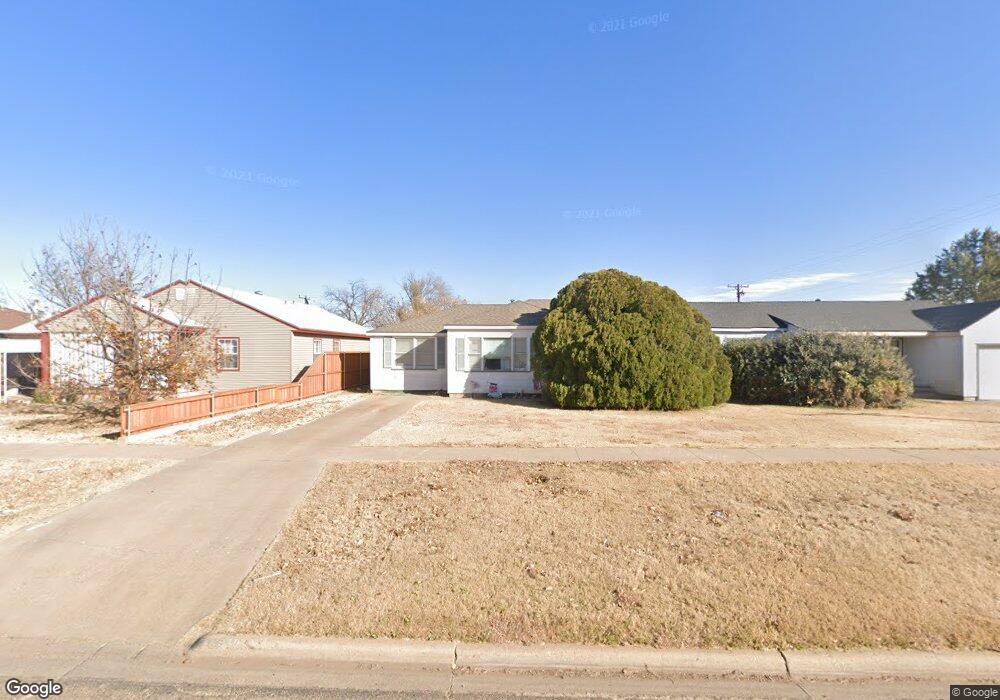 1302 Utica St, Plainview, TX 79072 - photo 1