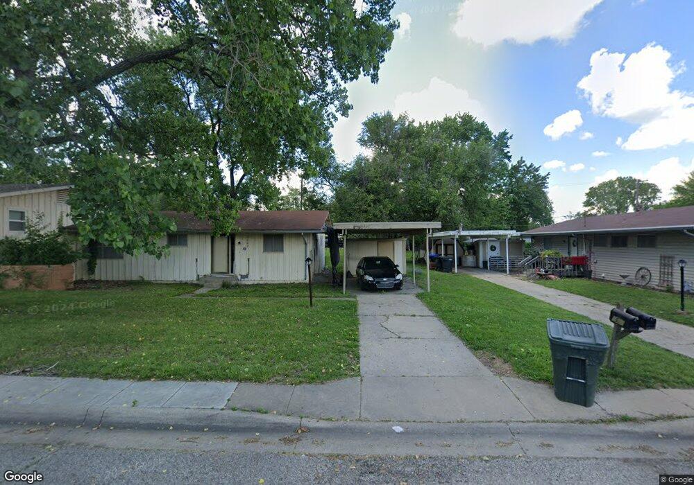 1602 SW 70th St, Topeka, KS 66619 - photo 1