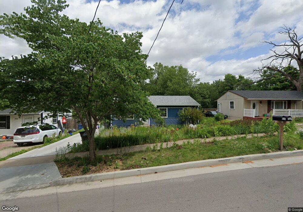 330 E Pleasant View Dr, Des Moines, IA 50315 - photo 1