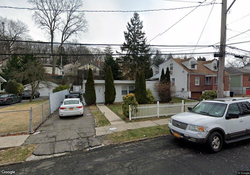 218 Tibbetts Rd, Yonkers, NY 10705 - photo 1
