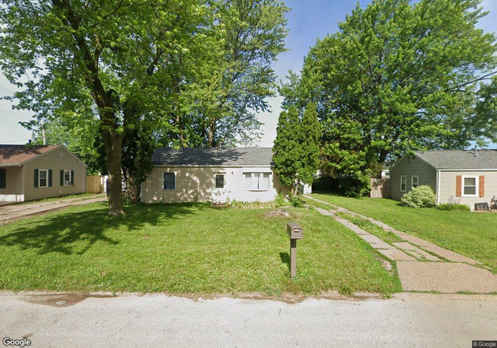 7404 N Pine St, Davenport, IA 52806 - photo 1
