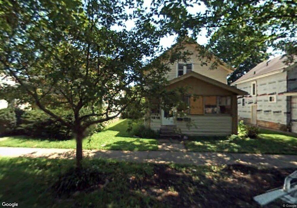 1319 Ellis Blvd NW, Cedar Rapids, IA 52405 - photo 1