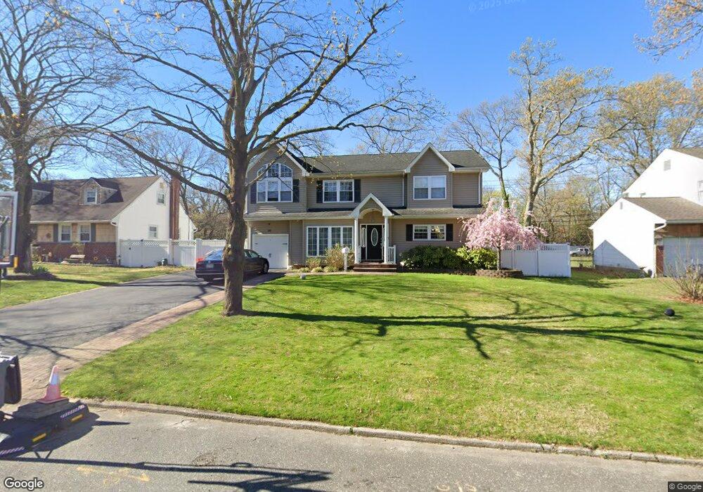 50 Crocus Ln, ComMacK, NY 11725 - photo 1