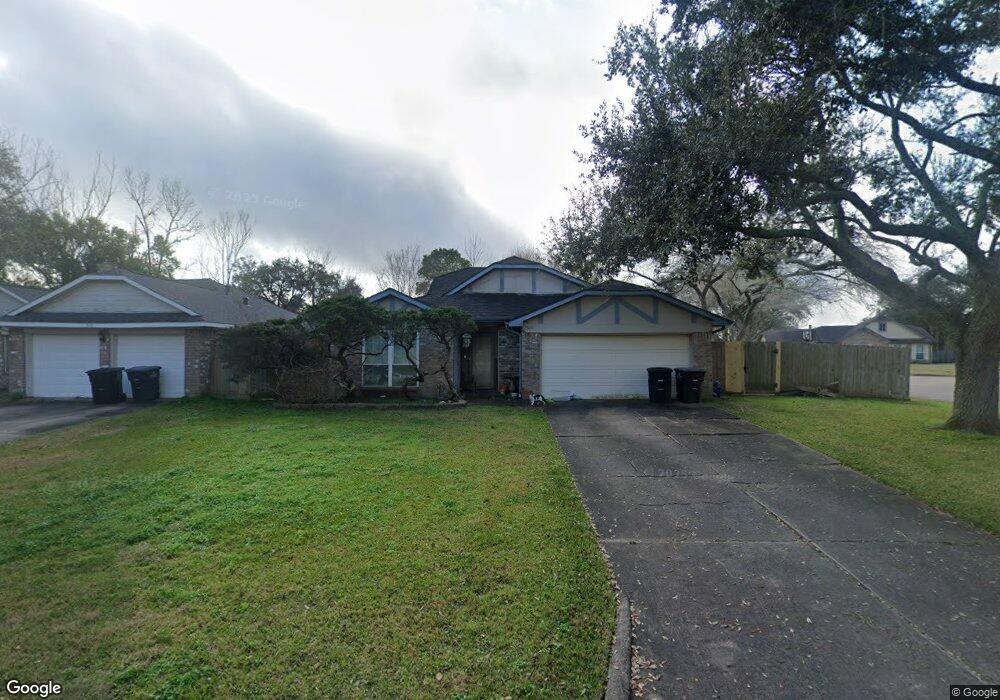 3107 Fox Run Dr, Alvin, TX 77511 - photo 1