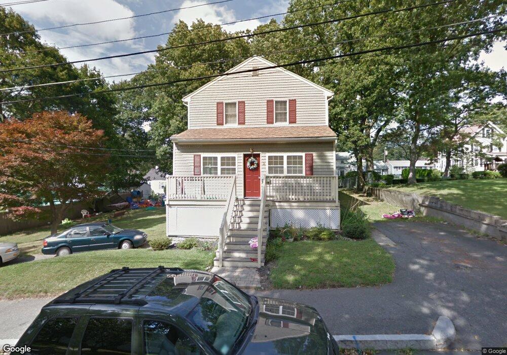 2 Spruce St, Wakefield, MA 01880 - photo 1