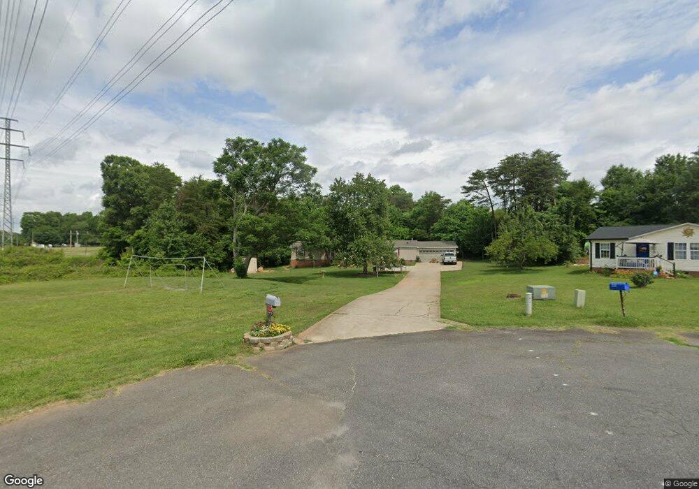 101 Southern Pines Ave, Statesville, NC 28677 - photo 1