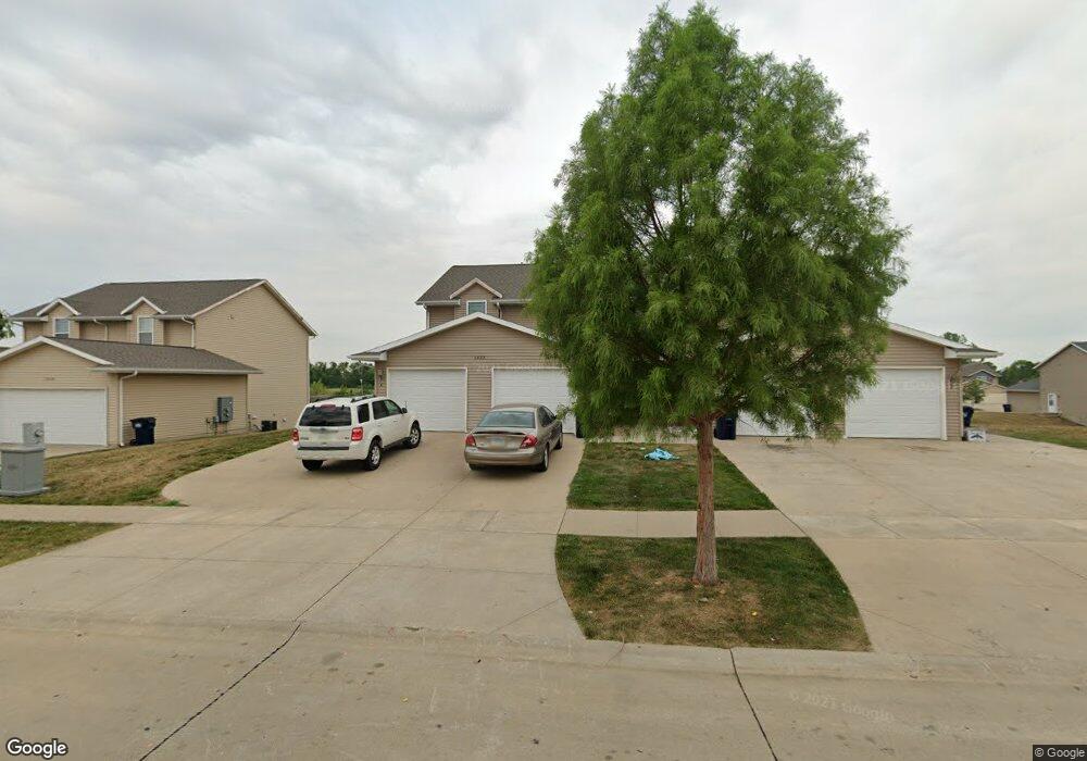 3032 Breyer St SW unit D, Cedar Rapids, IA 52404 - photo 1