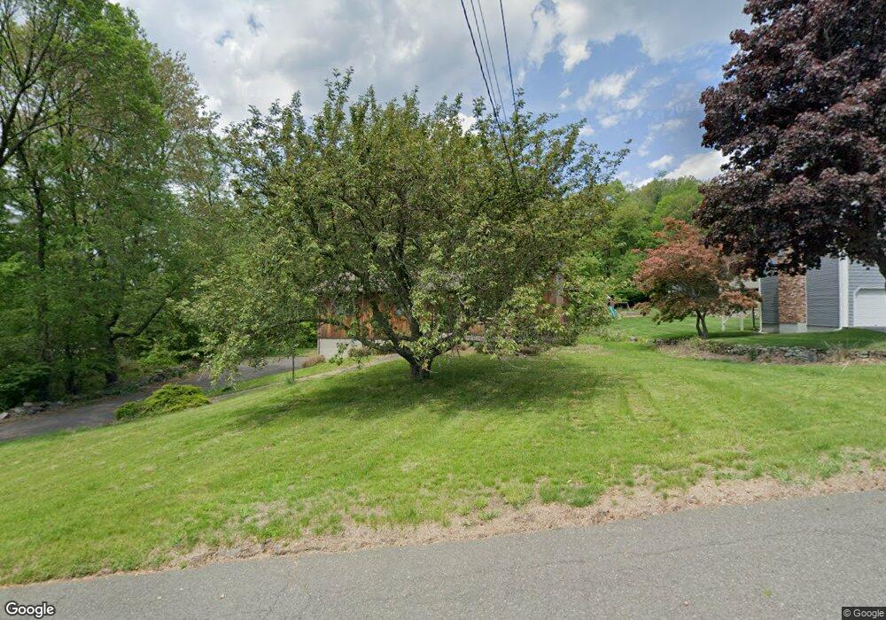 11 Yorktown Cir, Trumbull, CT 06611 - photo 1