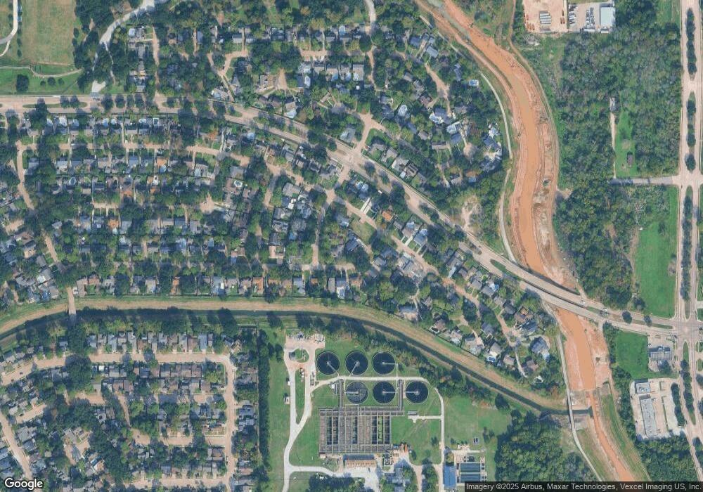 4910 Oak Shadows Dr, Houston, TX 77091 - photo 1