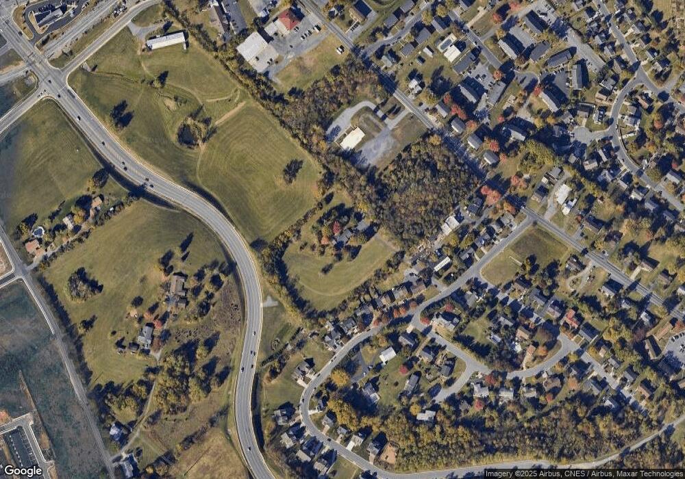 1915 Willow Hill Dr, Harrisonburg, VA 22801 - photo 1