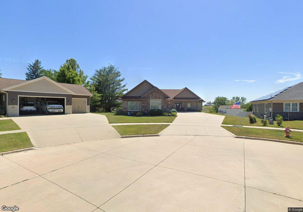 202 Ridge View Dr, West Branch, IA 52358 - photo 1
