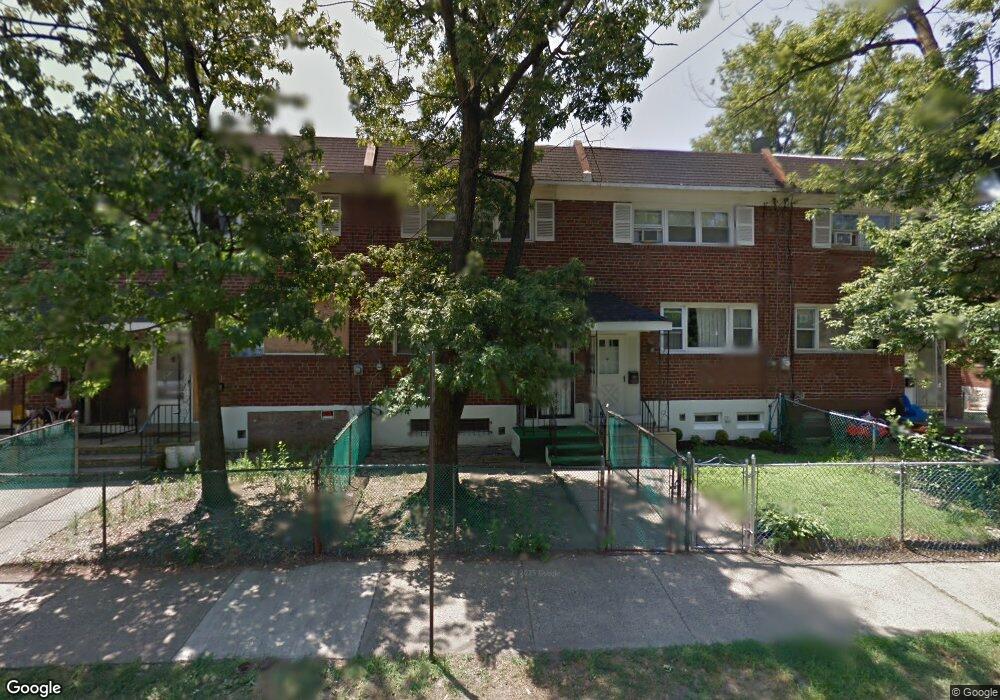 1229 Lakeshore Dr, Camden, NJ 08104 - photo 1