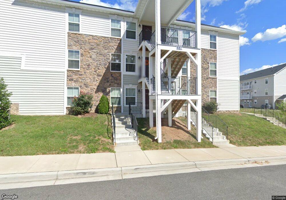 901 Phillip Powers Dr, Laurel, MD 20707 - photo 1