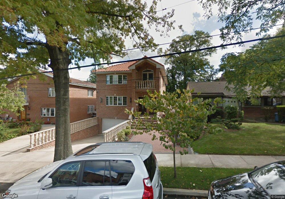 58-31 256th St, Flushing, NY 11362 - photo 1