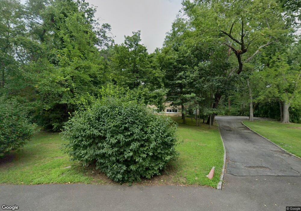 117 Hicks Ln, Great Neck, NY 11024 - photo 1