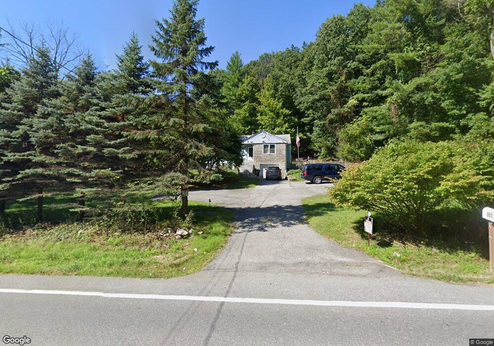 951 Stoneleigh Ave, Carmel, NY 10512 - photo 1