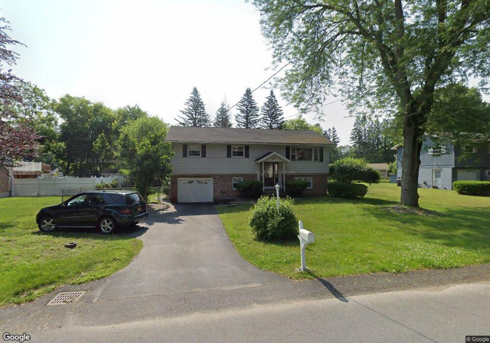 1048 Timothy Ln, Schenectady, NY 12309 - photo 1