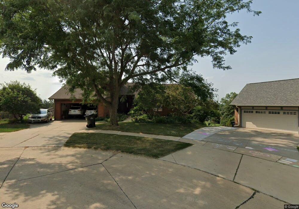 3500 Oriole Ct NE, Cedar Rapids, IA 52402 - photo 1
