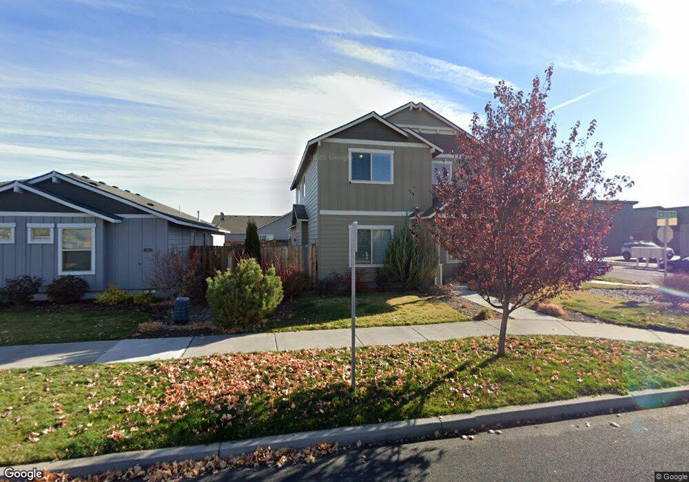 299 NW 27th St, Redmond, OR 97756 - photo 1