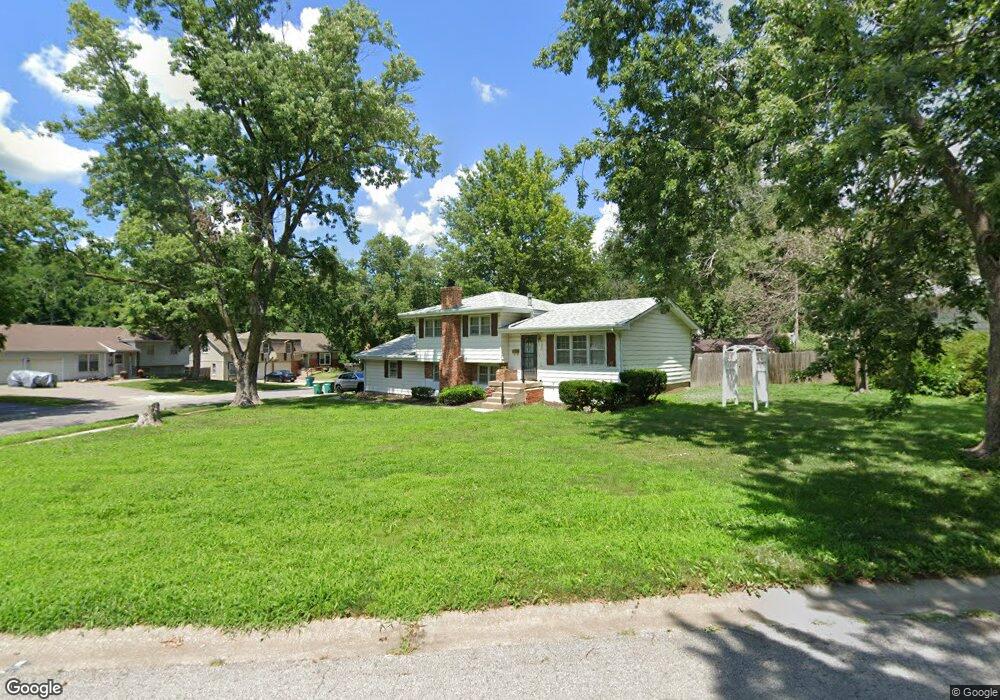 10906 W 72nd St, Shawnee, KS 66203 - photo 1