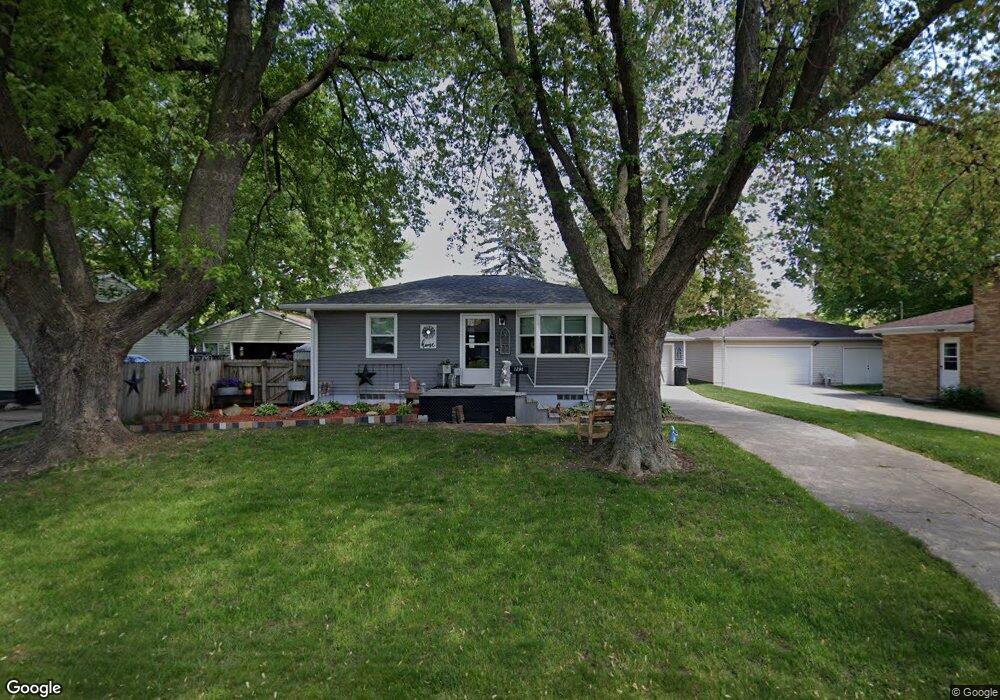 1291 Saint Andrews Ave, Waterloo, IA 50701 - photo 1