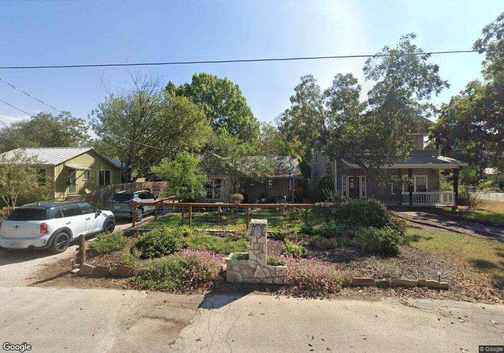 424 E Camp St, New Braunfels, TX 78130 - photo 1