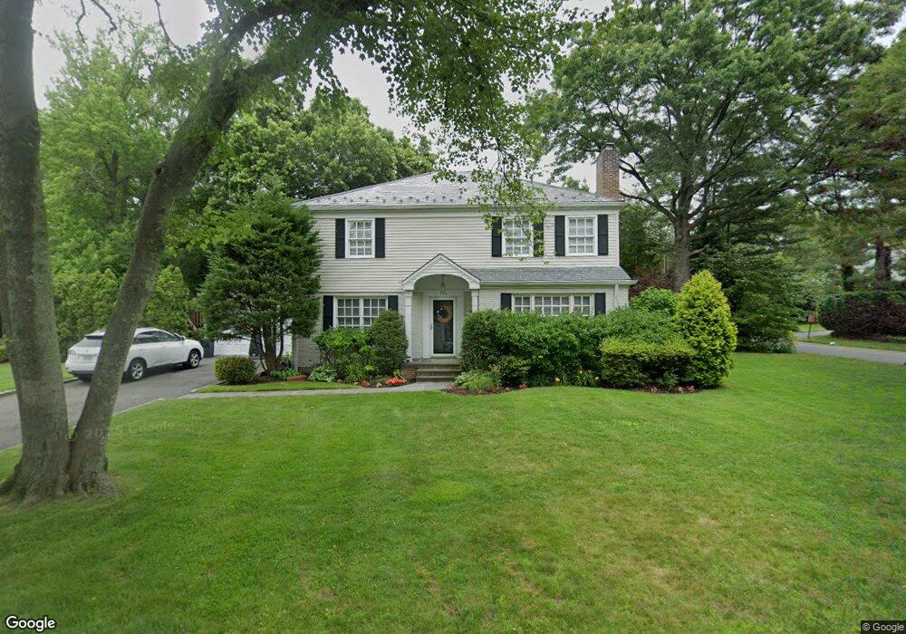 795 Hunt Ln, Manhasset, NY 11030 - photo 1
