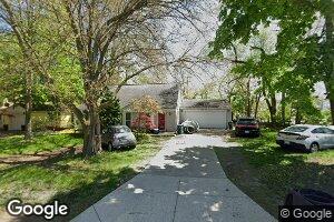 2035 Beverly St, Sylvan Lake, MI 48320