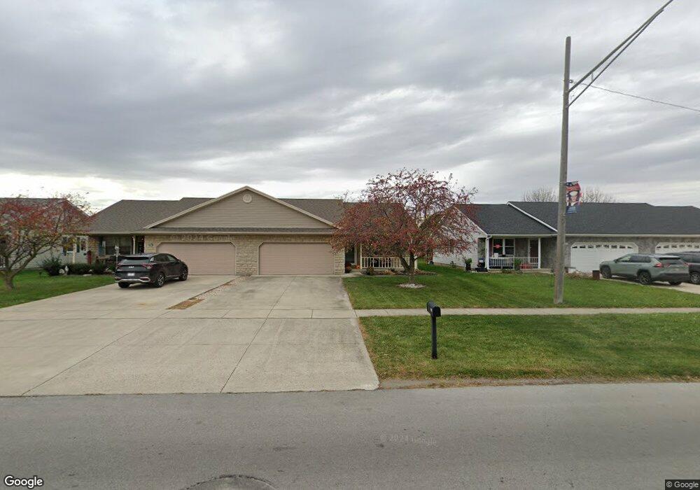 205 Eastown Dr, Wapakoneta, OH 45895 - photo 1