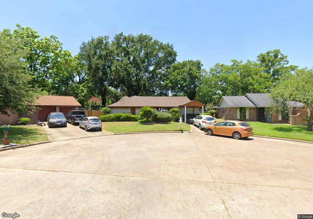 8807 Ryton Ln, Houston, TX 77088 - photo 1