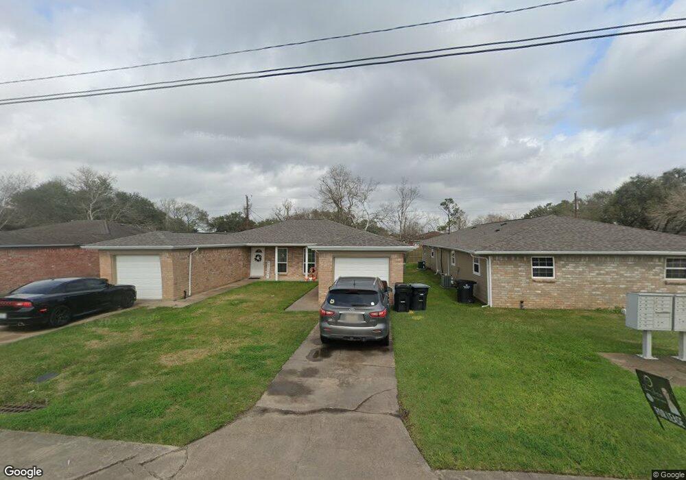 604 Verhalen Rd unit A, Alvin, TX 77511 - photo 1