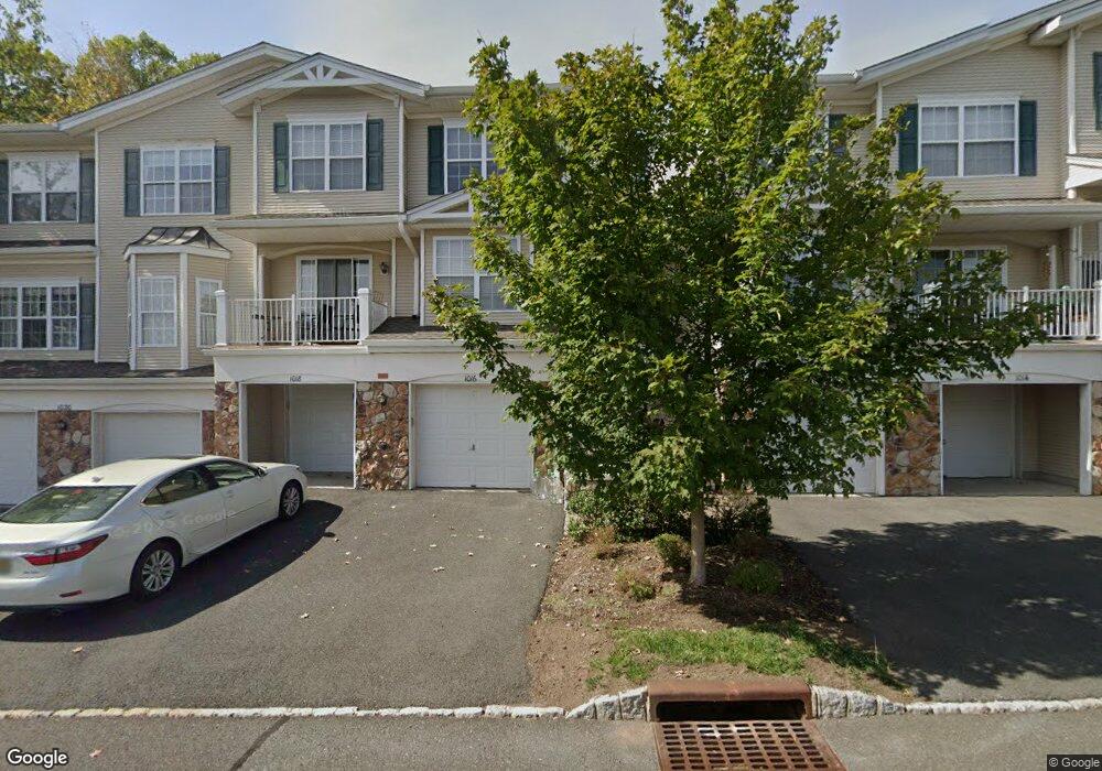 1016 Robin Ct unit 3016, Green Brook, NJ 08812 - photo 1