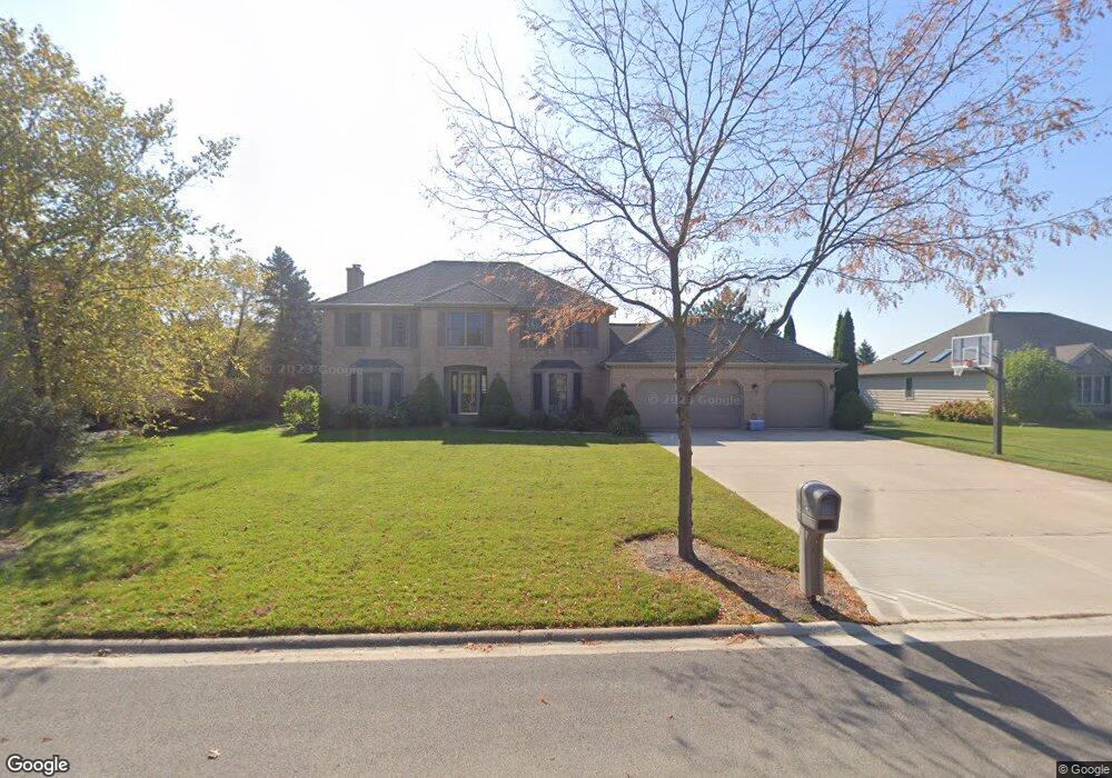 3671 Lakeview Dr, Algonquin, IL 60102 - photo 1