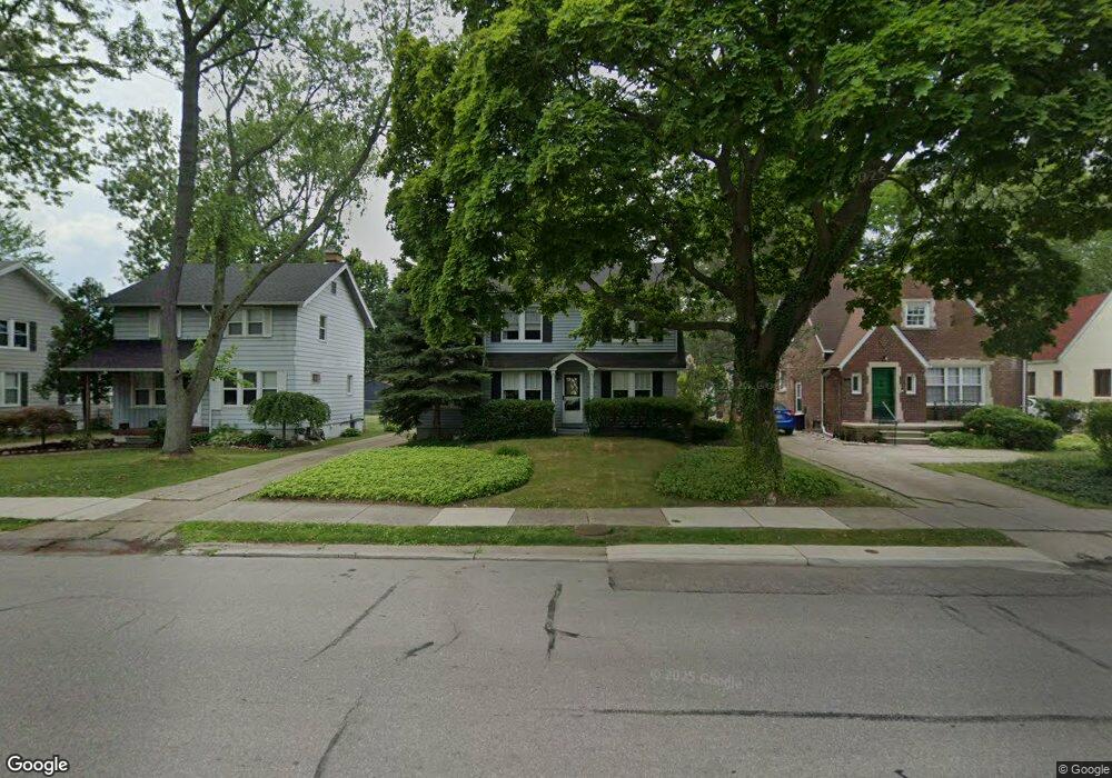 319 Moross Rd, Grosse Pointe Farms, MI 48236 - photo 1