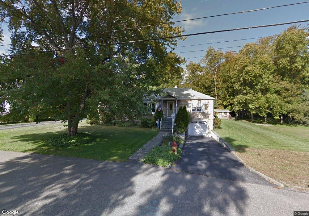 14 Edgewood Rd, Cortlandt Manor, NY 10567 - photo 1