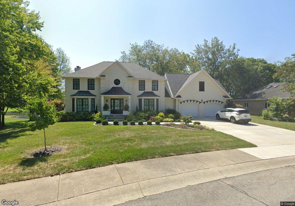 811 Shoreview Ct, Columbus, IN 47201 - photo 1