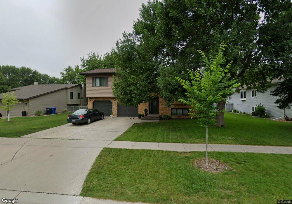 3014 Par St N, Fargo, ND 58102 - photo 1