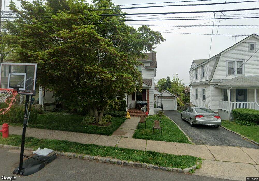 9 Flowerhill Place, Port Washington, NY 11050 - photo 1